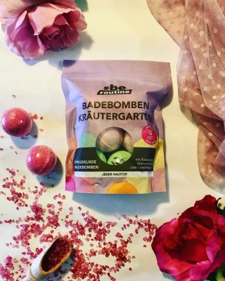 Co takhle teplá koupel po dlouhém a náročném dni? 🌸🌺🌼 šumivé koule, ručně vyráběné, veganské. S okvětními lístky růží,...